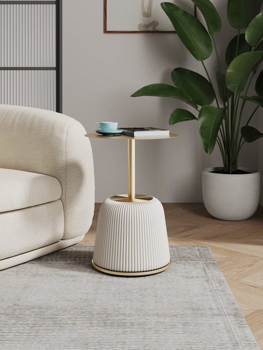 Table de bout moderne Anderson 1.0 de Manhattan Comfort avec revêtement en similicuir et dessus de table doré - crème