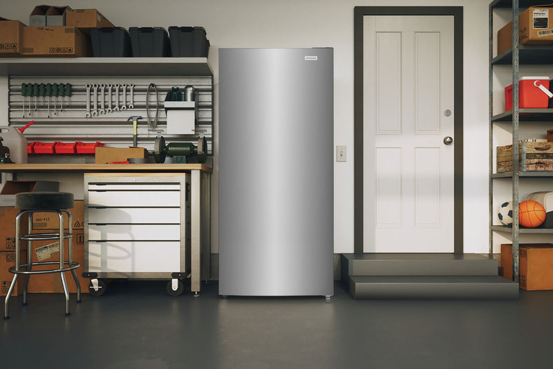 Frigidaire Congélateur vertical prêt pour le garage de 21 pi³ - FFUV2126AV