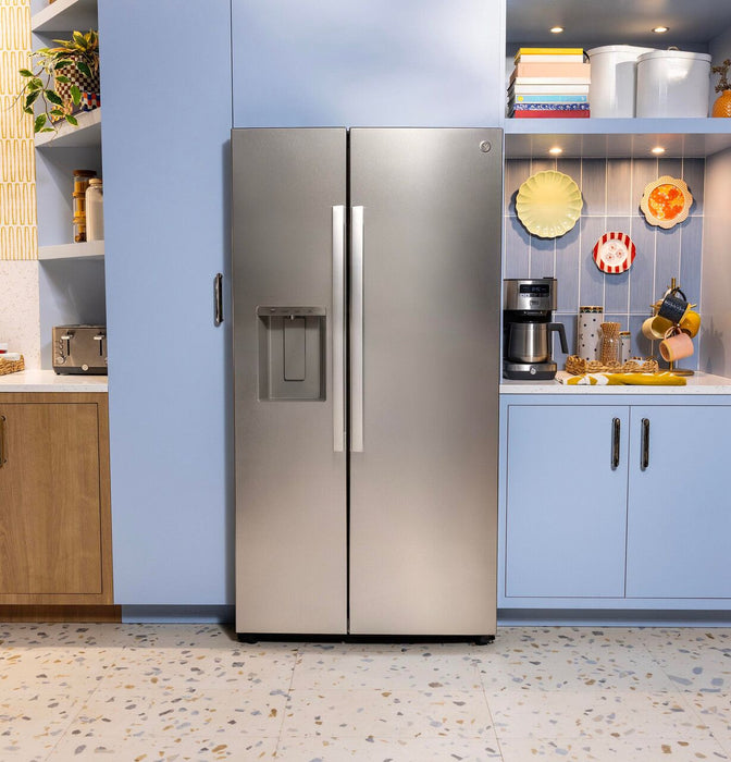 Réfrigérateur GE de 28 pi3 et de 36 po à compartiments juxtaposés avec distributeur d’eau et de glaçons - acier inoxydable - GSS28NYYFS