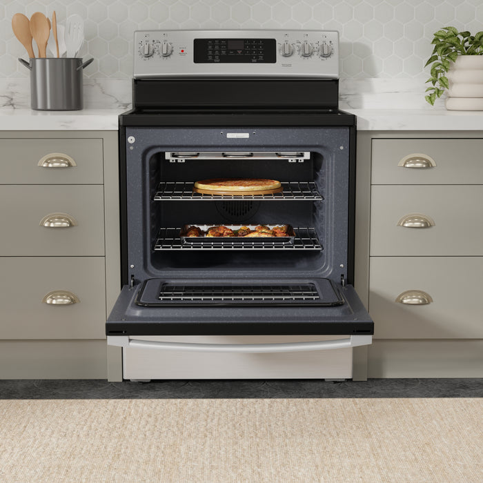 Cuisinière électrique GE de 5 pi³ avec convection européenne véritable et friture à air - acier inoxydable - JCB840STSS