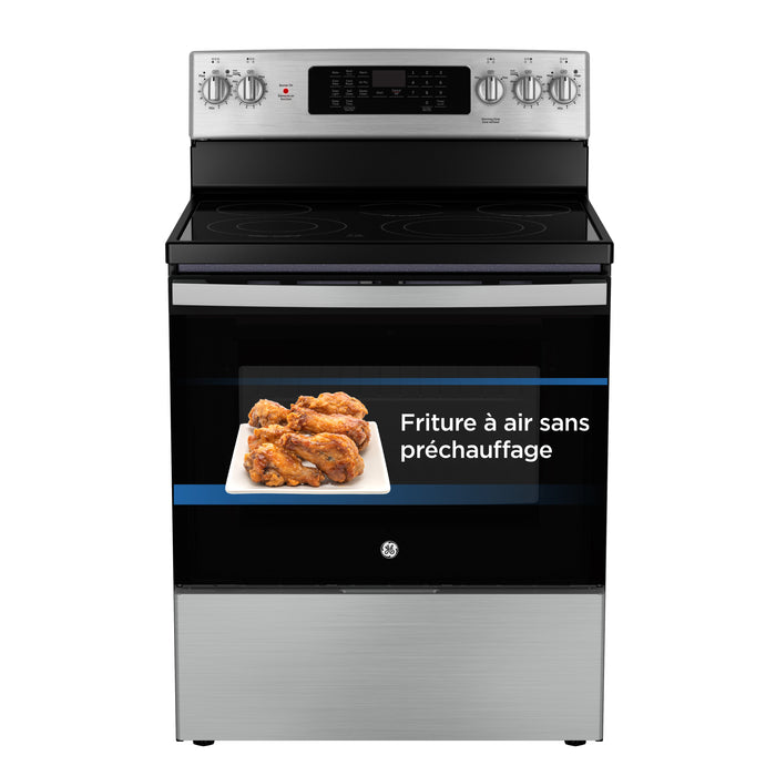 Cuisinière électrique GE de 5 pi³ avec convection européenne véritable et friture à air - acier inoxydable - JCB840STSS
