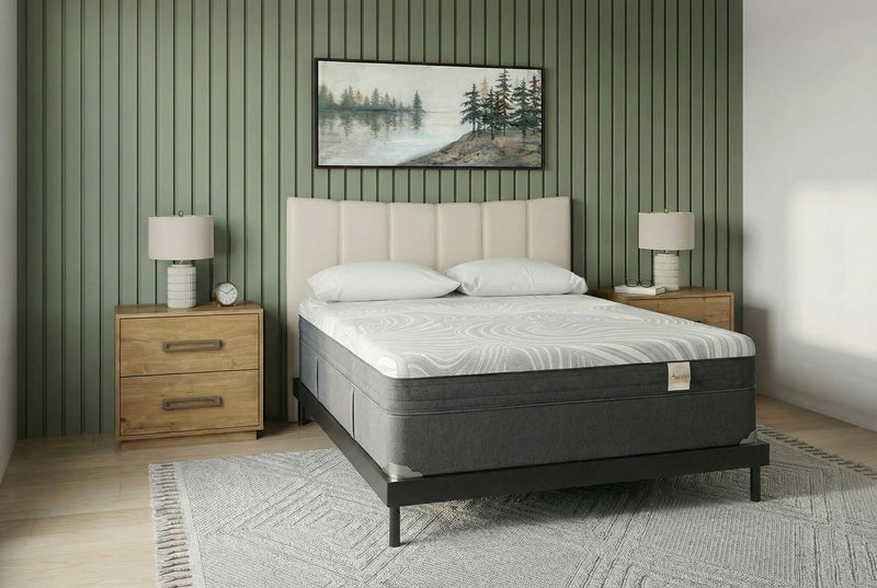 Matelas ferme à plateau-coussin dans une boîte Spa 8 de Springwall pour lit double très long de véhicule récréatif