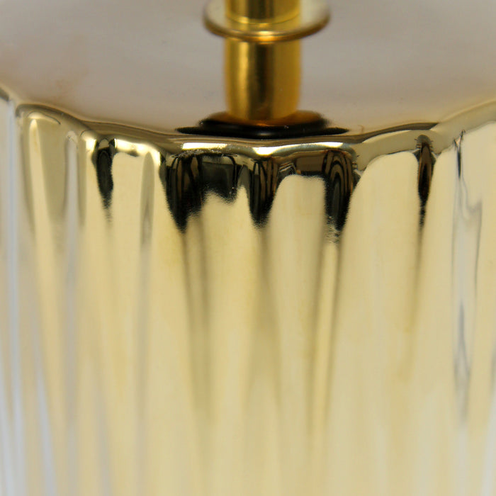 Lampe de table contemporaine de Simple Designs de 11,61 po avec base à effet froncé et abat-jour cylindrique en tissu noir - or métallique