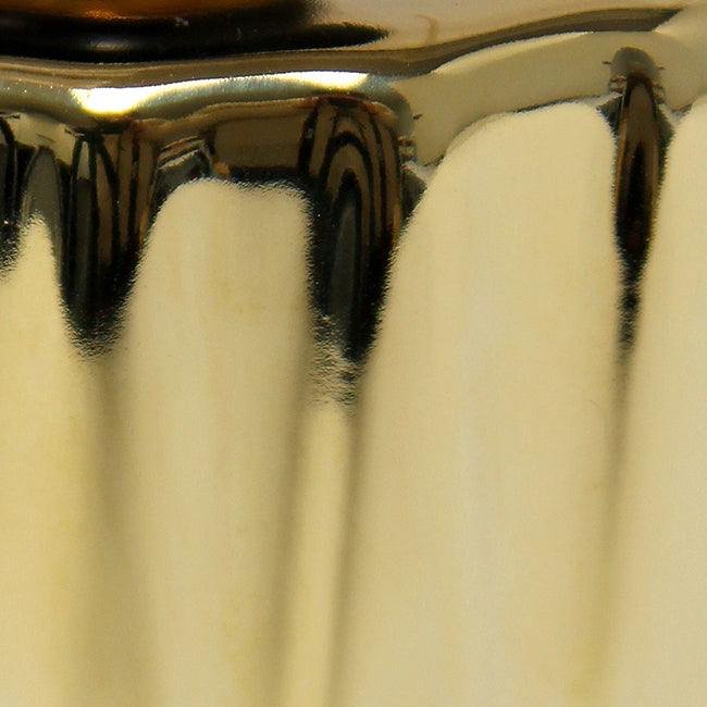 Lampe de table contemporaine de Simple Designs de 11,61 po avec base à effet froncé et abat-jour cylindrique en tissu noir - or métallique