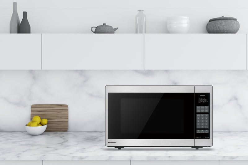Four à micro-ondes de comptoir Panasonic GeniusMD de 1,3 pi3 avec une puissance de 1200 W - NNSC669SC