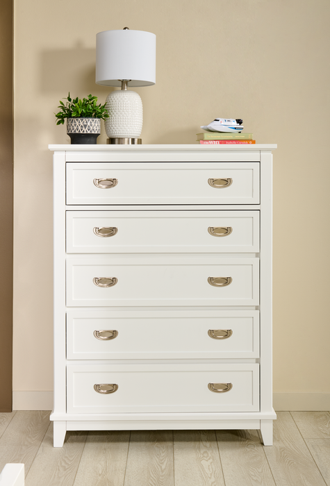 Commode verticale de chambre à coucher Quinn de 36,5 po (L) x 48,5 po (H) à 5 tiroirs - blanche