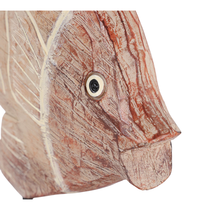 Poisson sur socle de _ po en bois naturel - rouge