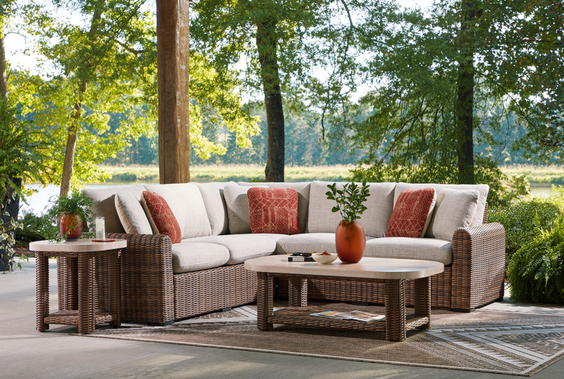 Table de bout Banff pour la terrasse à l’extérieur - osier en résine et aluminium, résistante aux intempéries - brune et beige