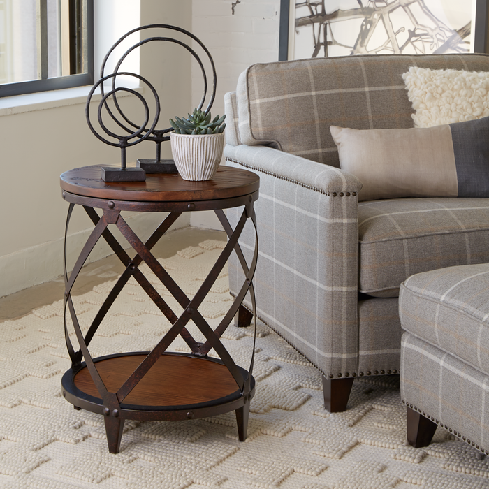 Table d’appoint Eastway de 20 po avec rangement - pin naturel vieilli