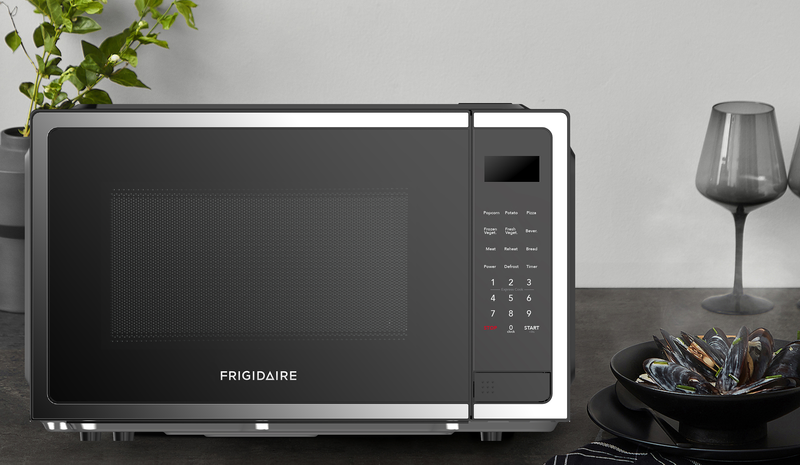 Four à micro-ondes de comptoir Frigidaire de 1,5 pi3 - acier inoxydable - EMW1510