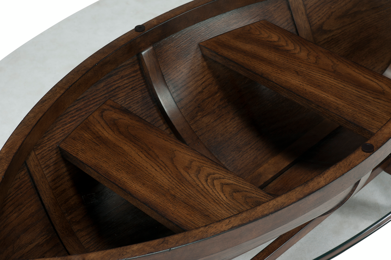 Table à café éclectique Hatfield de 52 po avec dessus en verre et base de style canoë - chêne foncé