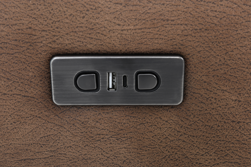 Fauteuil à inclinaison électrique Marcel de 39 po en po en tissu avec port USB – brun chaud