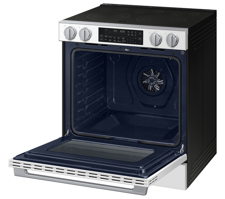 Cuisinière intelligente électrique encastrée Samsung de 6,3 pi3 avec friture à air Air Fry Max - blanche - NSE90H63SWAC