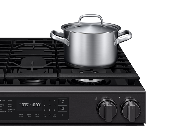 Cuisinière encastrée Samsung de 6 pi3 à convection véritable avec friture à air Air Fry Max - acier inoxydable noir mat - NSG80H60SEAA