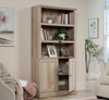 Oryn 35.28” 5-Shelf Bookcase with Storage – Pacific Maple | Bibliothèque Oryn de 35,28 po à 5 tablettes avec rangement - érable Pacifique
