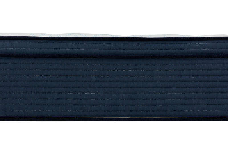 Matelas ferme à Euro-plateau dans une boîte Indulge de Primo pour grand lit