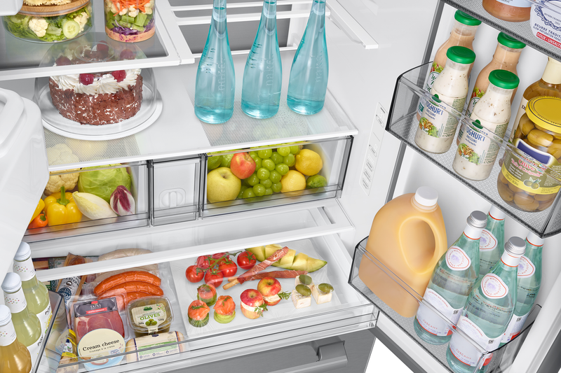 Réfrigérateur Bespoke de Samsung de 24 pi3 et de 35,8 po de profondeur comptoir à portes françaises – acier inoxydable - RF70H25HERAA