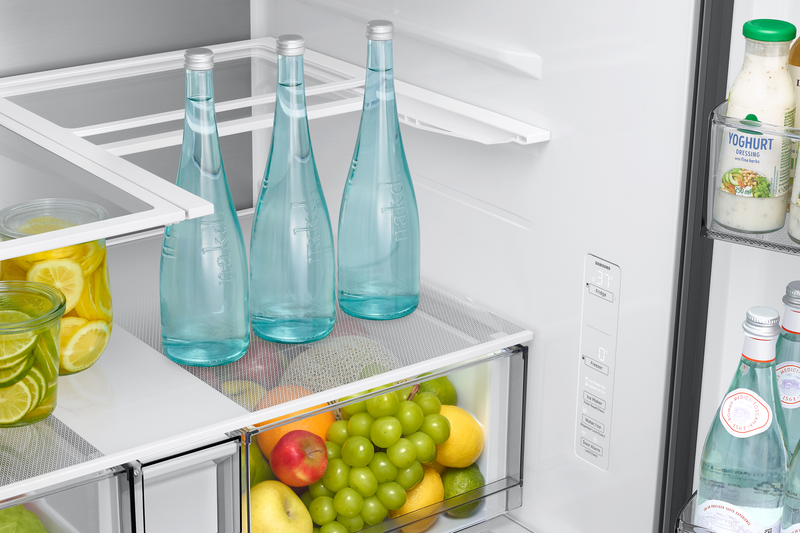 Réfrigérateur à 3 portes Bespoke de Samsung de 29 pi3 et de 35,88 po à portes françaises avec IA - argenté - RF70H30HERAA