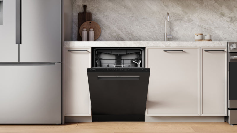 Lave-vaisselle encastré Bosch de série 300 de 24 po de 46 dBA - noir - SHP53EM6N