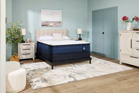 Matelas moyen à Euro-plateau Stonebridge Vanguard de Serta pour grand lit