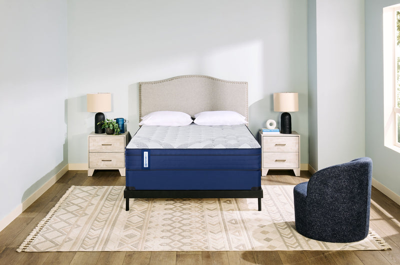 Ensemble matelas ferme à Euro-plateau Lambton PosturepedicMD de série 950 de Sealy pour grand lit