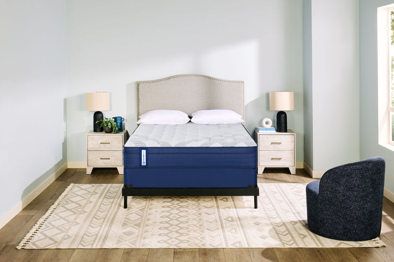 Ensemble matelas ferme à Euro-plateau Lambton PosturepedicMD de série 950 de Sealy pour grand lit