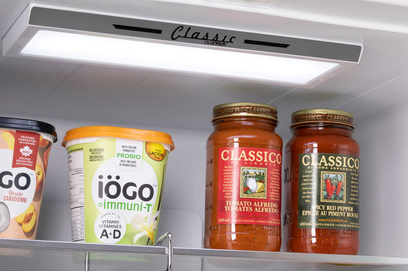 Classic Rétro par Unique sans givre Réfrigérateur à congélateur dans le bas de 18 pi³ - UGP-510L W AC