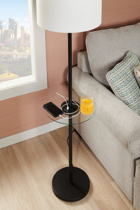 Lampe à pied Alban de Kort & Co. de 26 po noire avec recharge USB et table d’appoint intégrée