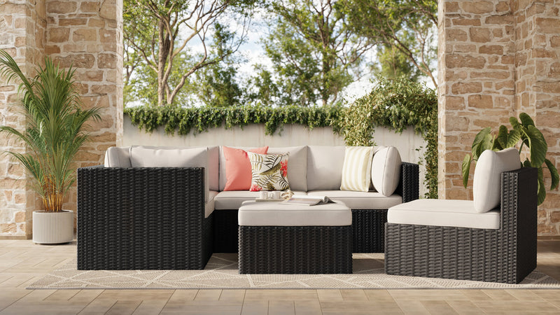 Ensemble Barbados 6 pièces pour la terrasse à l’extérieur avec 3 fauteuils en coin, 2 fauteuils sans accoudoirs et pouf - osier en résine tressé à la main, résistant aux rayons UV et aux intempéries - noir et gris