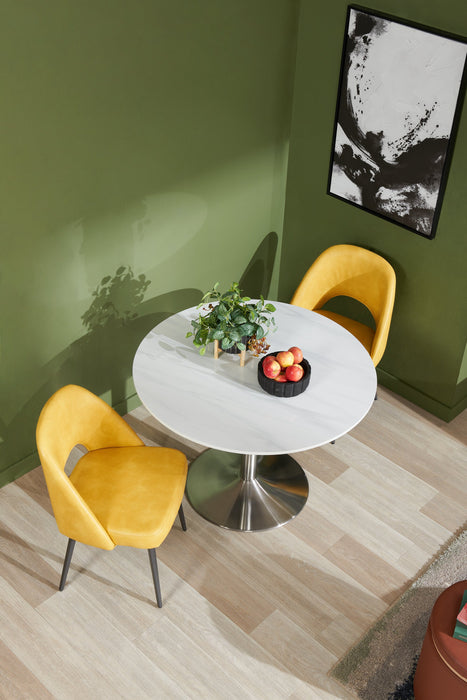 Chaise de salle à manger Bay de Kort & Co. en tissu de cuir végétalien et en métal - moutarde