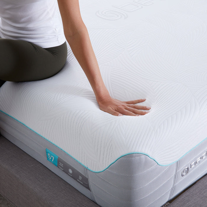 Matelas moelleux à surface lisse S7 de Bedgear pour lit double