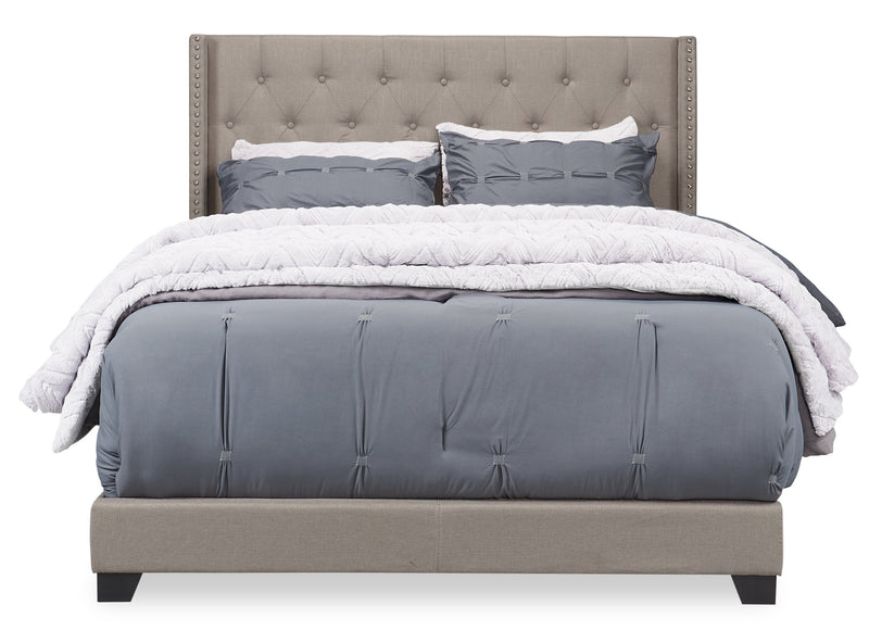Lit rembourré à oreilles Brady en tissu gris clair avec clous décoratifs et capitonnage à boutons - format lit double