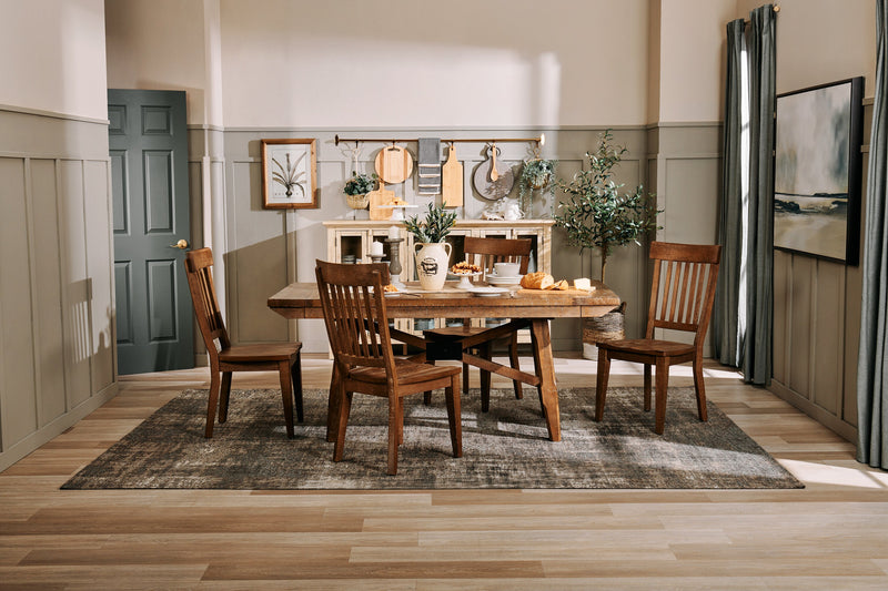 Chaise de salle à manger Cedar en pin avec dossier à lattes - brune