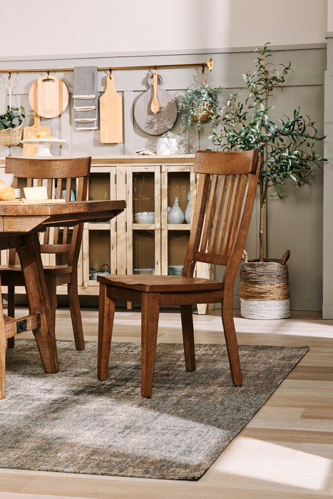 Chaise de salle à manger Cedar en pin avec dossier à lattes - brune