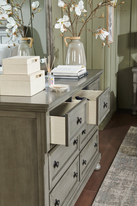 Commode de chambre à coucher Chelsea de 60 po (L) x 38 po (H) à 7 tiroirs - grise