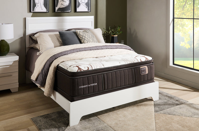 Matelas à plateau-coussin Crystal Palace collection Founders de Stearns & Foster pour grand lit
