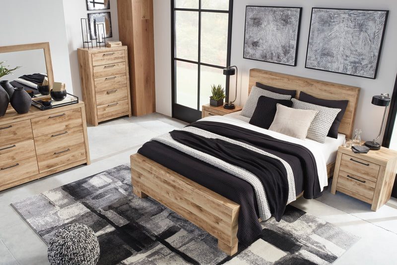 Ensemble de chambre à coucher Derekson 6 pièces avec lit à panneau, commode, miroir et table de nuit, naturel - format très grand lit