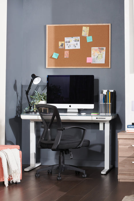 Bureau Metro de 47,24 po à hauteur réglable avec rangement et ports USB - blanc