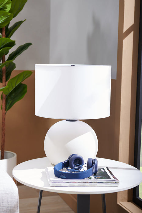 Lampe de table Elara de Kort & Co. de 18 po en céramique étain blanc