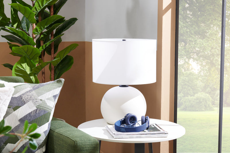 Lampe de table Elara de Kort & Co. de 18 po en céramique étain blanc