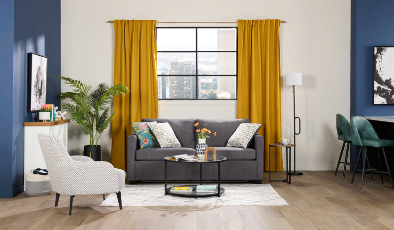 Grand sofa-lit Everlee de 76,5 po fabriqué au Canada en microsuède avec mousse à mémoire de forme et deux coussins décoratifs - gris