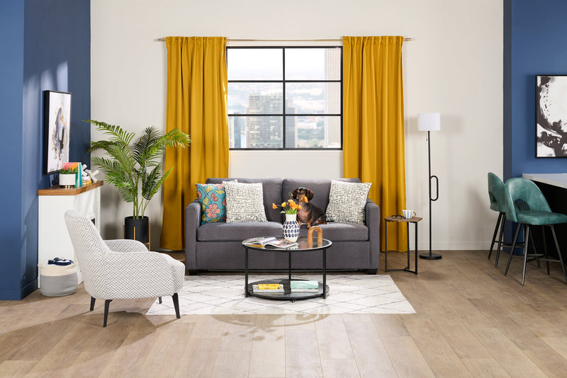 Grand sofa-lit Everlee de 76,5 po fabriqué au Canada en microsuède avec mousse à mémoire de forme et deux coussins décoratifs - gris