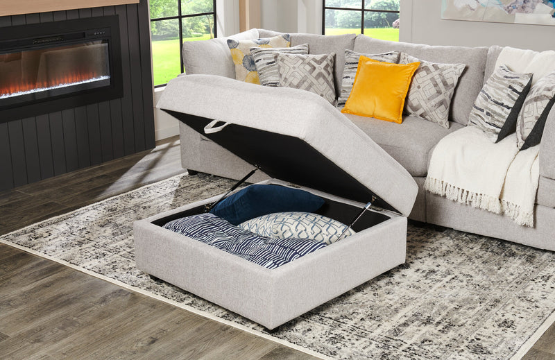 Sofa sectionnel modulaire Evolve de Scott Living 4 pièces en tissu d’apparence lin avec pouf et coussins en duvet et plumes - gris