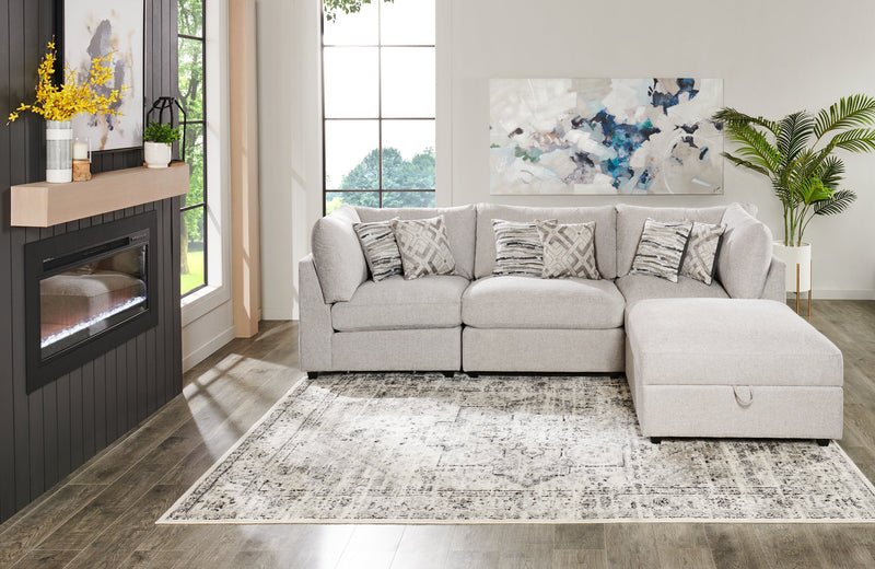Sofa sectionnel modulaire Evolve de Scott Living 4 pièces en tissu d’apparence lin avec pouf et coussins en duvet et plumes - gris