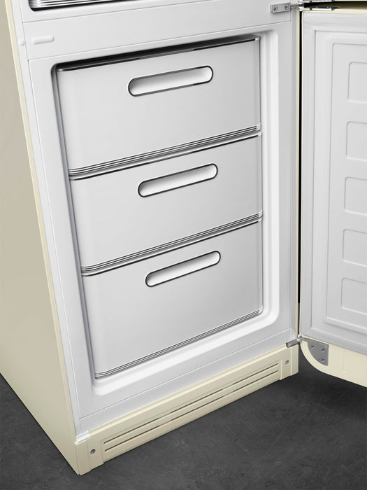 Réfrigérateur Smeg rétro de 11,7 pi3 à congélateur inférieur - FAB32URCR3