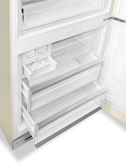 Réfrigérateur Smeg rétro de 18 pi3 à congélateur inférieur - FAB38URCR