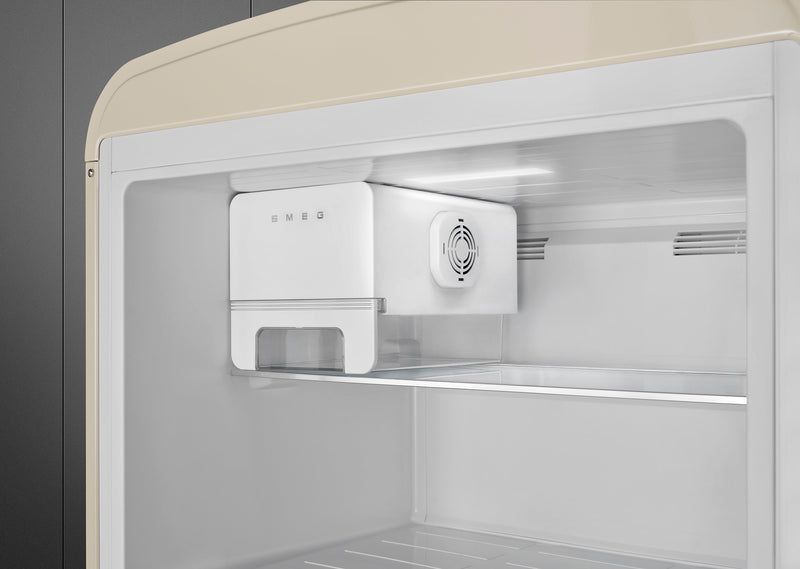 Réfrigérateur Smeg rétro de 19,28 pi3 à congélateur supérieur - FAB50URCR3