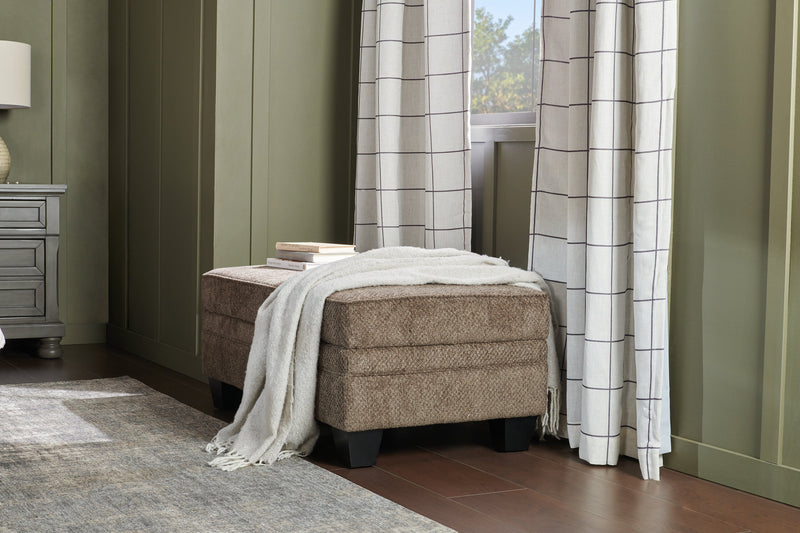 Pouf de rangement Febe de 26 po fabriqué au Canada en tissu de chenille avec pattes en bois - brun