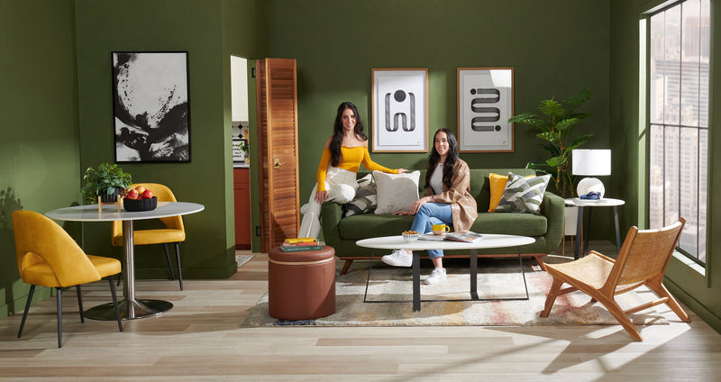 Sofa Freeman de Kort & Co. de 80 po de format condo en tissu d’apparence lin avec base et pattes en bois - vert avocat