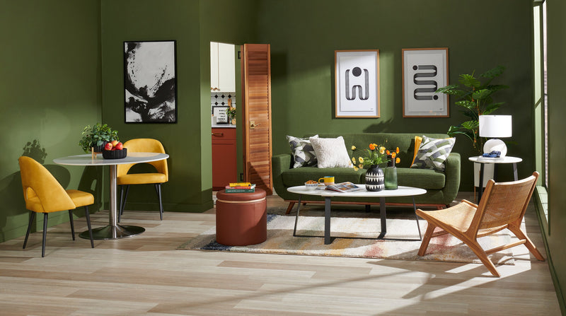 Sofa Freeman de Kort & Co. de 80 po de format condo en tissu d’apparence lin avec base et pattes en bois - vert avocat